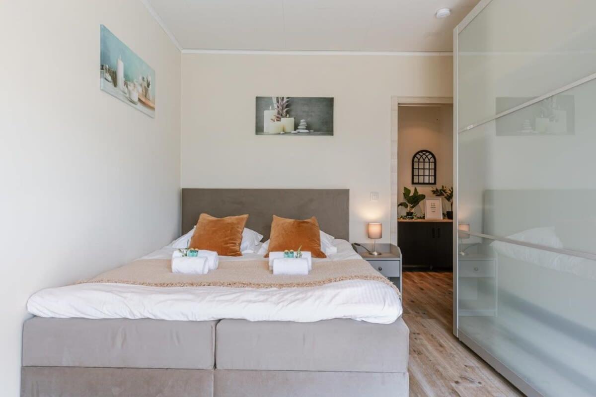 Vakantiehuis Huswell - Spacious House With Garden And Parking