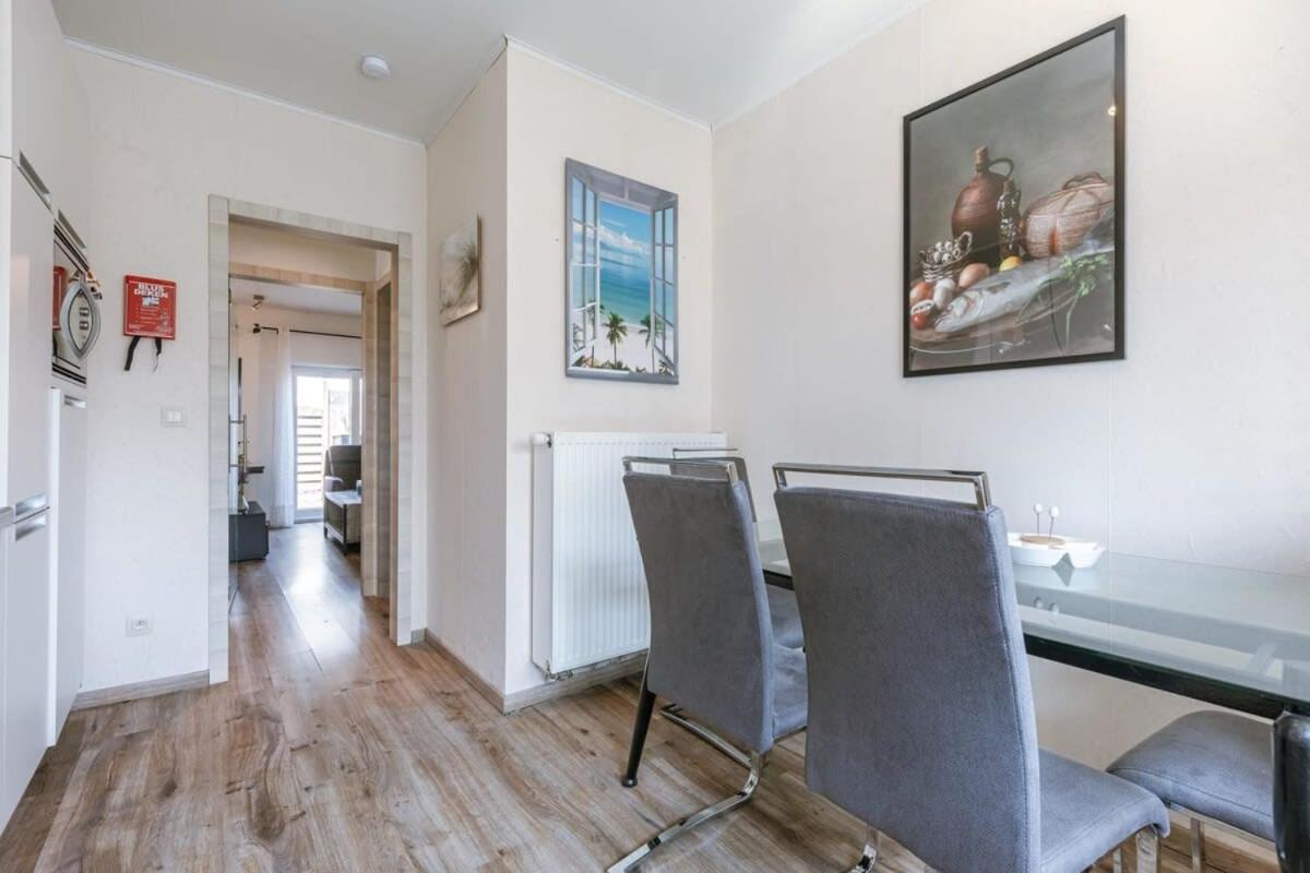 Vakantiehuis Huswell - Spacious House With Garden And Parking