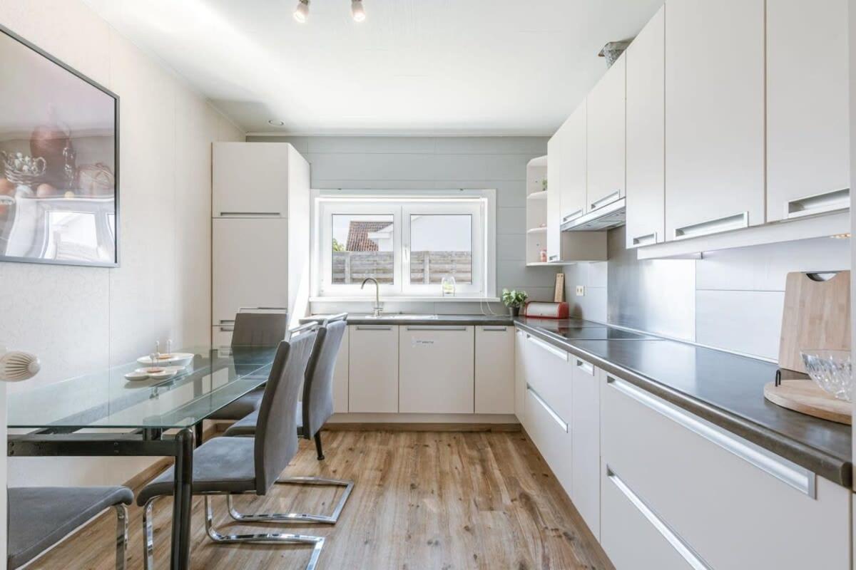 Vakantiehuis Huswell - Spacious House With Garden And Parking *